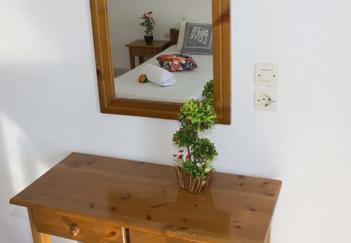 Litsa Apartmanhotel 3*