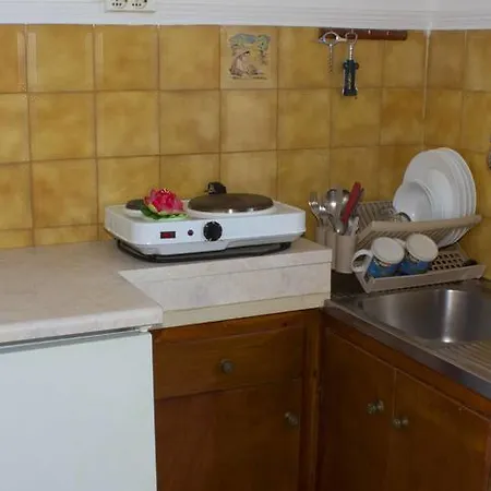 アパートホテル Litsa アリカナス