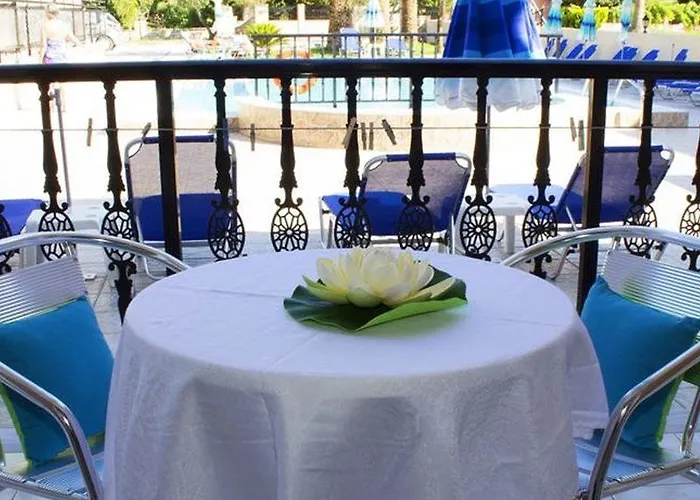 Litsa Aparthotel