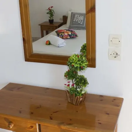 Litsa Aparthotel 2*